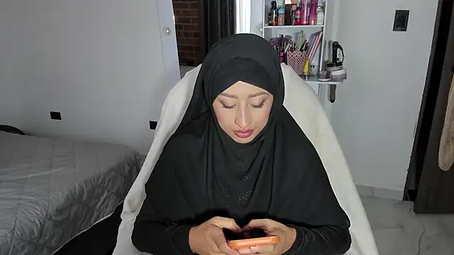 adila anich online show from 02-12-26, 10:16