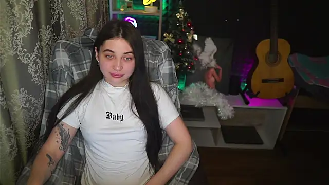 delicatedBailey online show from 02-13-25, 05:37