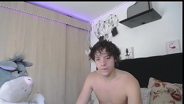 Santiago kiler online show from 03-15-26, 12:44