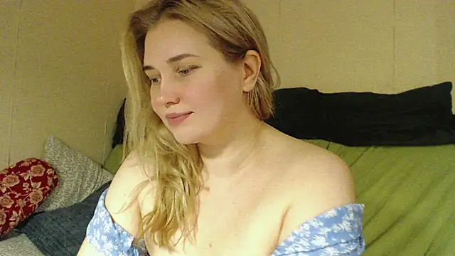 mmmPinUpGirl online show from 10-11-25, 05:22