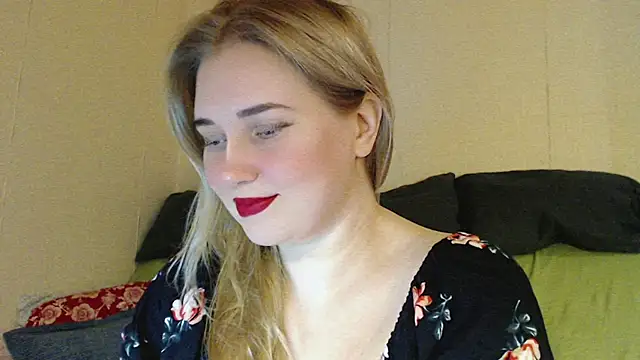 Snapshot of mmmPinUpGirl chatting on 10-25-25, 05:51 mmmPinUpGirl online show from 10-25-25, 05:51
