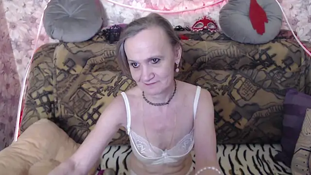 MissBekker online show from 05-17-26, 06:04