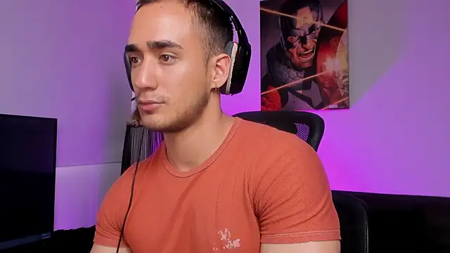 Snapshot of AlexRivera6 chatting on 01-21-25, 03:54 AlexRivera6 online show from 01-21-25, 03:54