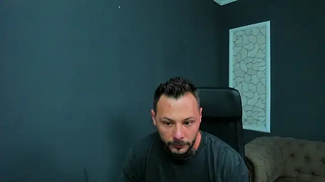 Snapshot of BrianHunts chatting on 06-22-26, 04:42 BrianHunts online show from 06-22-26, 04:42