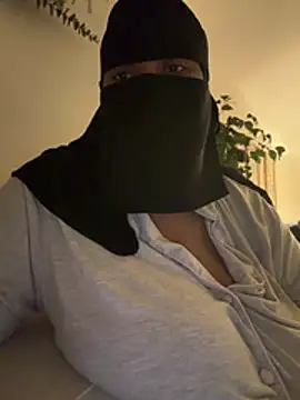 Submissive Arab online show from 05-18-26, 11:54