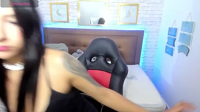 Snapshot of tamara_colliins_ chatting on 02-20-25, 04:39 tamara colliins online show from 02-20-25, 04:39