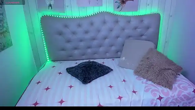 Snapshot of tamara_colliins_ chatting on 03-21-25, 03:44 tamara colliins online show from 03-21-25, 03:44