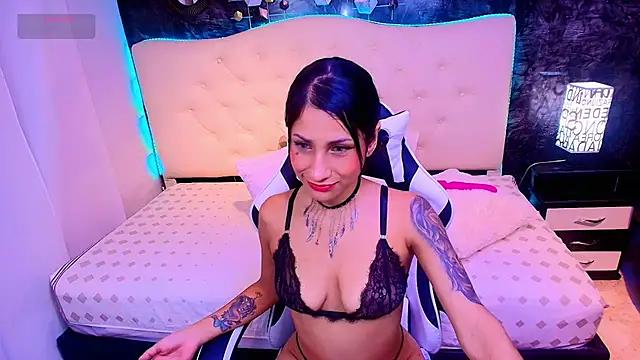 Snapshot of tamara_colliins_ chatting on 10-13-25, 04:12 tamara colliins online show from 10-13-25, 04:12