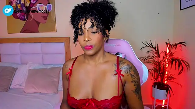 Snapshot of AitanaBrown_ chatting on 06-17-26, 09:16 AitanaBrown online show from 06-17-26, 09:16