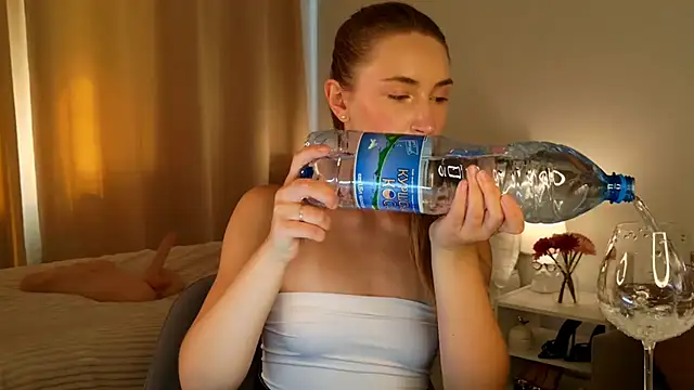 bella  rose online show from 06-19-26, 11:25