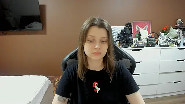 Snapshot of SoniNesti chatting on 06-26-26, 03:49 SoniNesti online show from 06-26-26, 03:49