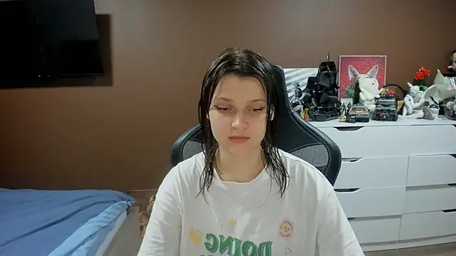 Snapshot of SoniNesti chatting on 07-10-26, 03:36 SoniNesti online show from 07-10-26, 03:36