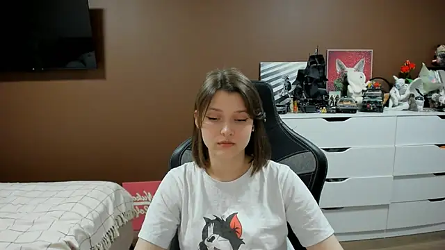 Snapshot of SoniNesti chatting on 07-16-26, 02:56 SoniNesti online show from 07-16-26, 02:56