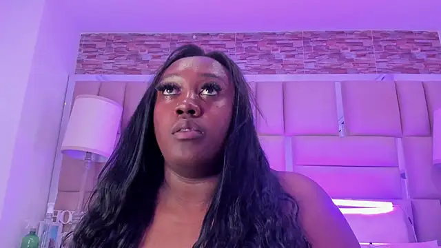 ShaniaBrownn online show from 11-15-25, 07:43