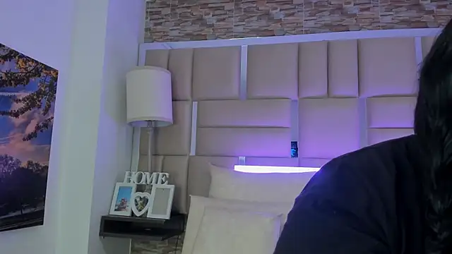 ShaniaBrownn online show from 02-12-26, 06:47