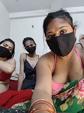 cutee  crazy online show from 05-23-26, 01:37