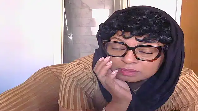 MSweetLindaParks online show from 10-03-25, 06:27