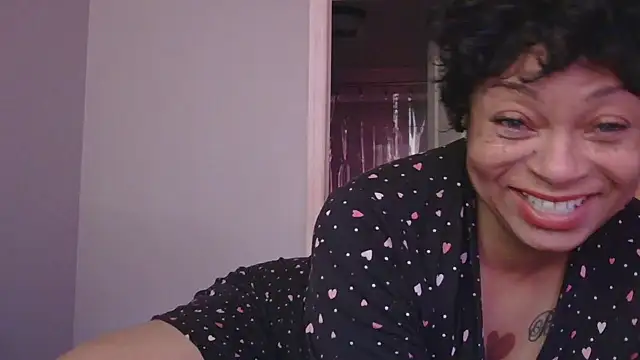 MSweetLindaParks online show from 10-15-25, 12:16