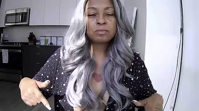 Snapshot of MSweetLindaParks chatting on 07-15-26, 12:54 MSweetLindaParks online show from 07-15-26, 12:54