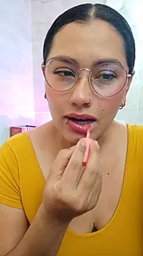 LauraRuiz1 online show from 05-29-26, 02:09