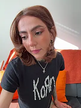 Evangelyne 1 online show from 11-21-25, 01:21