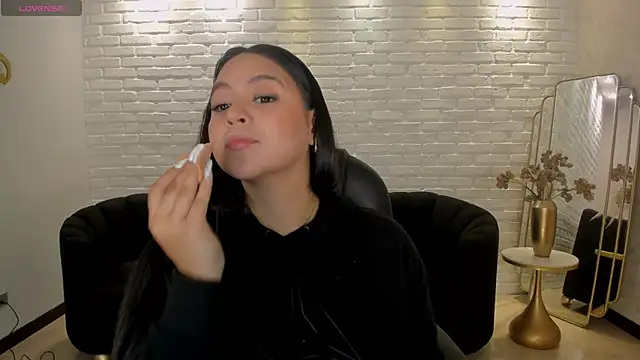 ToriCrossX online show from 03-08-25, 11:48