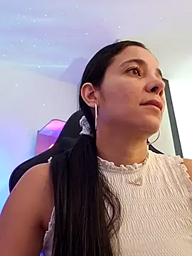 Snapshot of miaeyes chatting on 01-13-25, 04:30 miaeyes online show from 01-13-25, 04:30