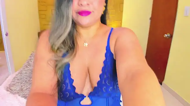 Julia Haye online show from 10-22-25, 10:09