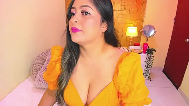 Snapshot of Julia_Haye chatting on 06-21-26, 03:42 Julia Haye online show from 06-21-26, 03:42