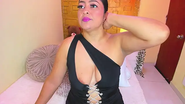 Snapshot of Julia_Haye chatting on 07-01-26, 03:52 Julia Haye online show from 07-01-26, 03:52