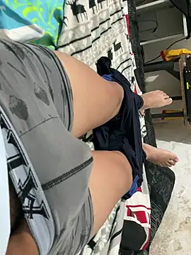 elvis0966 online show from 12-16-24, 04:02