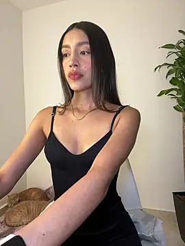 Snapshot of SelenaStone chatting on 02-21-25, 10:48 SelenaStone online show from 02-21-25, 10:48