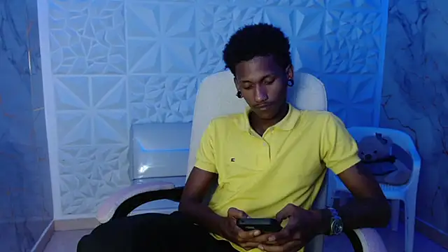 Snapshot of ManSant chatting on 04-21-26, 04:12 ManSant online show from 04-21-26, 04:12