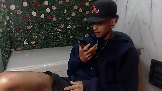 Snapshot of ManSant chatting on 05-19-26, 02:45 ManSant online show from 05-19-26, 02:45