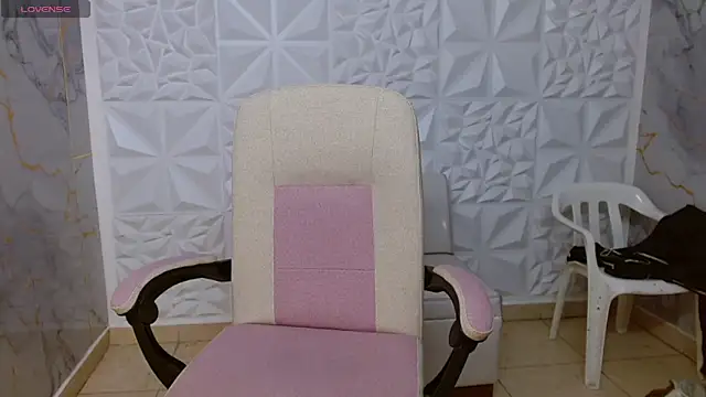 Snapshot of ManSant chatting on 06-14-26, 06:21 ManSant online show from 06-14-26, 06:21