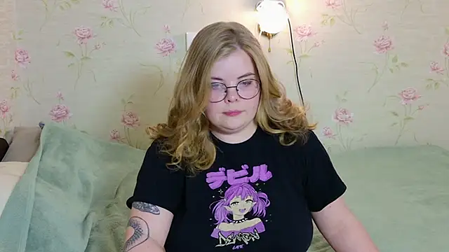 sinnamon  online show from 04-15-26, 04:36