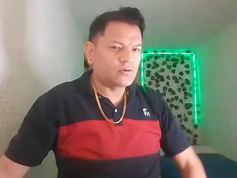 Snapshot of SexDiffrent chatting on 05-26-26, 07:43 SexDiffrent online show from 05-26-26, 07:43
