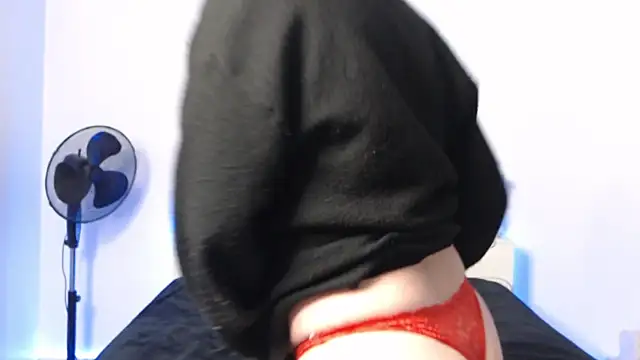 Oriane Jackson online show from 03-24-26, 06:18