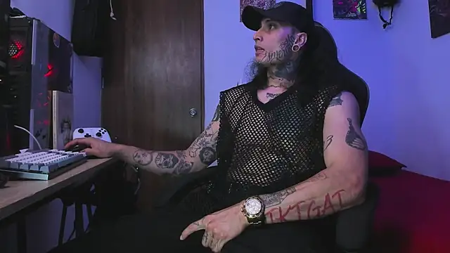 Snapshot of Ryuk_it chatting on 01-19-26, 02:04 Ryuk it online show from 01-19-26, 02:04