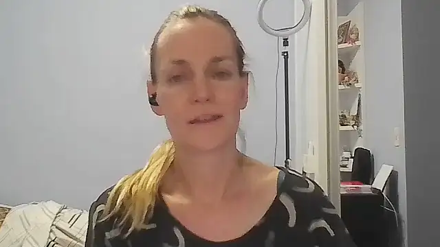 Annylove1 online show from 02-11-26, 12:15