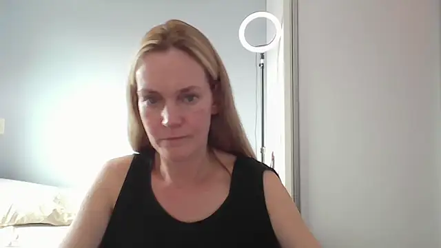 Annylove1 online show from 02-18-26, 06:48