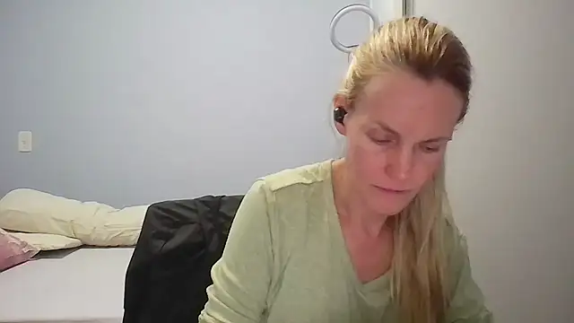 Annylove1 online show from 04-13-26, 12:05