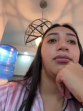 Snapshot of Hannahoff chatting on 02-09-25, 05:29 Hannahoff online show from 02-09-25, 05:29