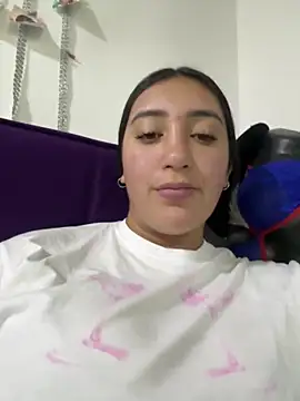 Snapshot of Hannahoff chatting on 03-14-25, 01:16 Hannahoff online show from 03-14-25, 01:16