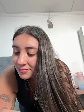 Hannahoff online show from 06-22-26, 01:07