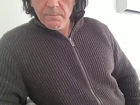 Snapshot of ALPHANDRE chatting on 02-22-25, 10:29 ALPHANDRE online show from 02-22-25, 10:29