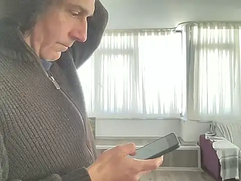 Snapshot of ALPHANDRE chatting on 02-23-25, 11:55 ALPHANDRE online show from 02-23-25, 11:55