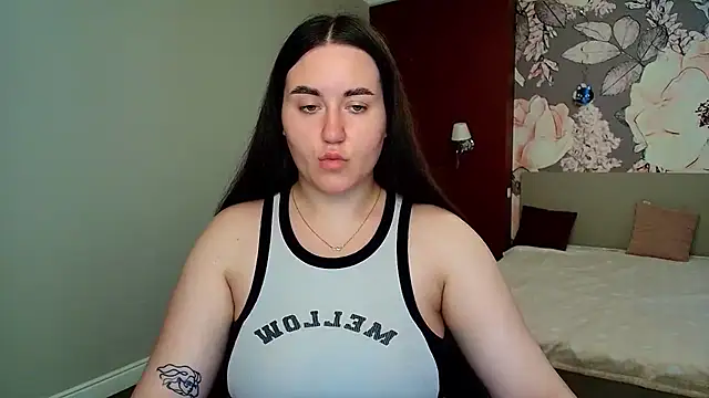 Snapshot of Roxie_Bradley chatting on 07-08-26, 05:45 Roxie Bradley online show from 07-08-26, 05:45