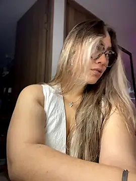 Im sophiie online show from 03-27-26, 06:41