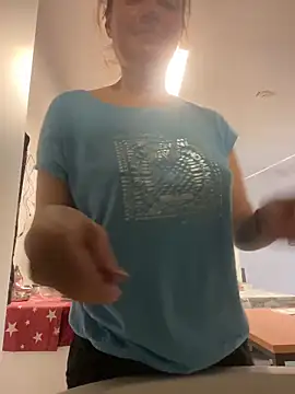 LoveNBloom online show from 06-19-26, 05:28